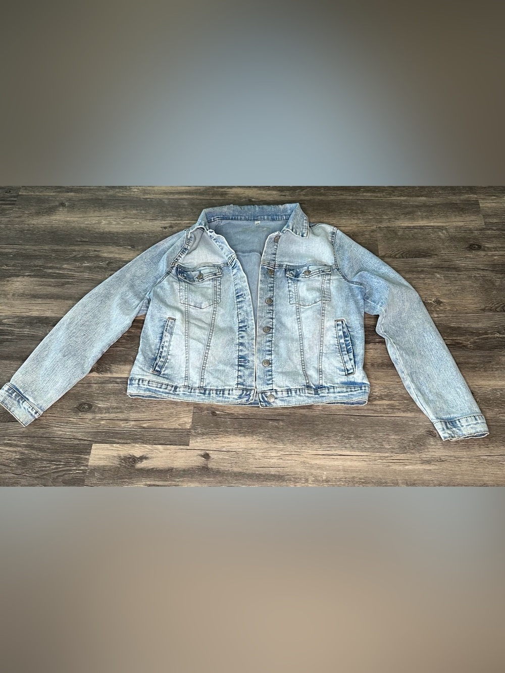 Seven7 Womens M Denim Jacket Light Wash Stretch Button Trucker Jean Jacket